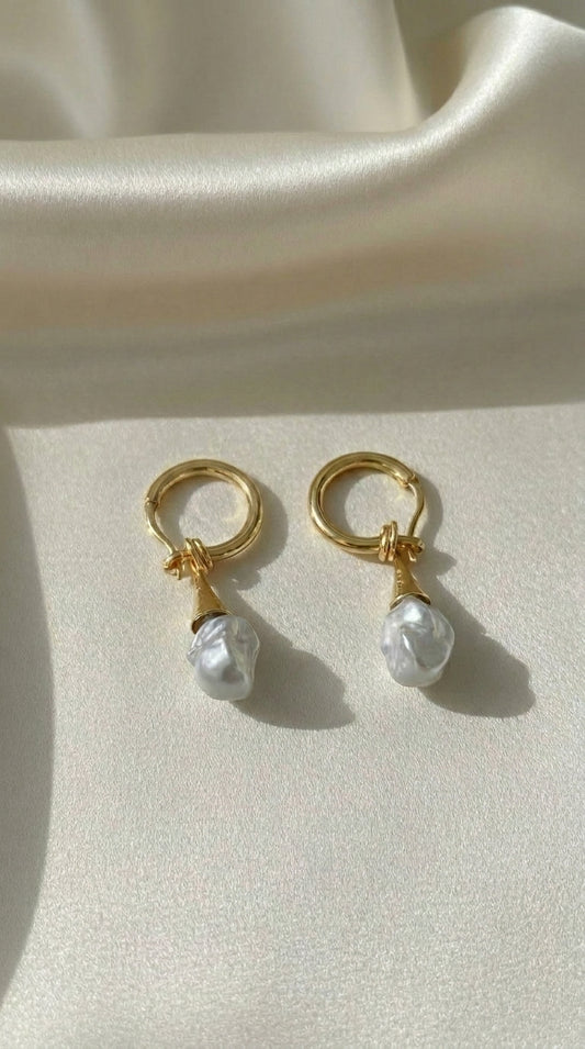 Laevié Athena baroque cultured pearl drop hoop earrings