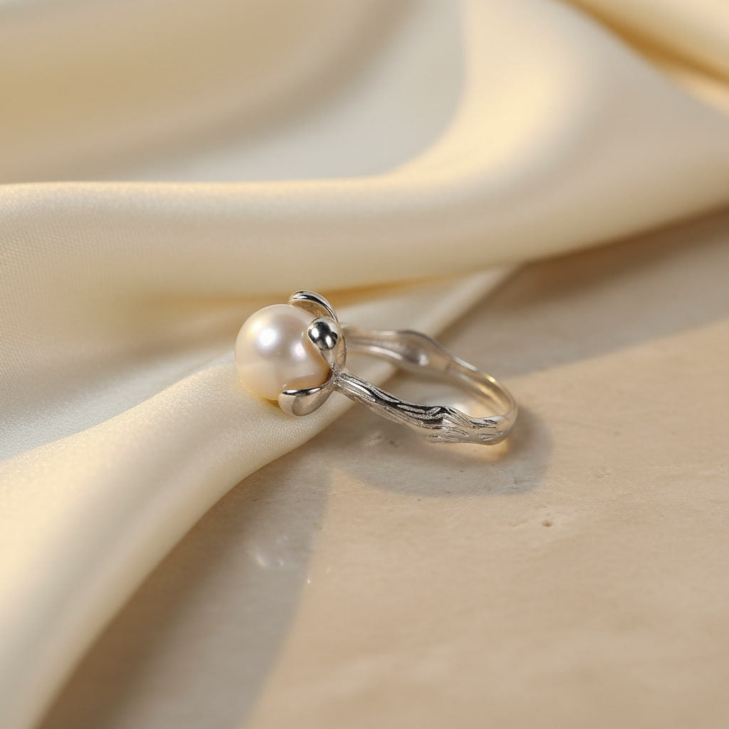 Laevie Flora Petal-Setting Freshwater Pearl Ring