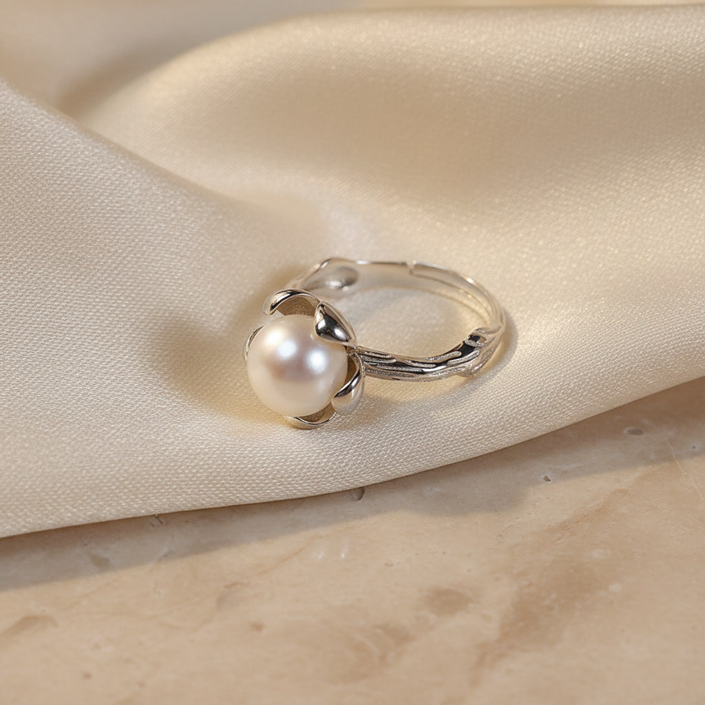 Laevie Flora Petal-Setting Freshwater Pearl Ring