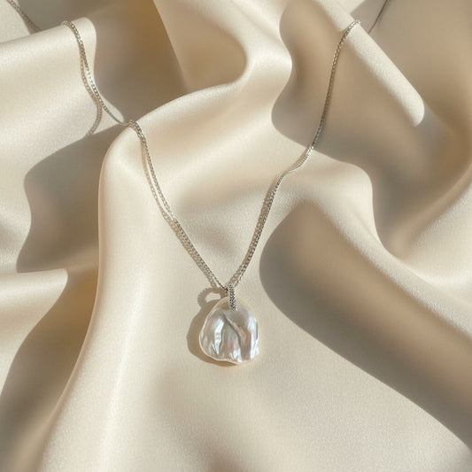 Laevie Flora Petal Pearl Pendant Necklace