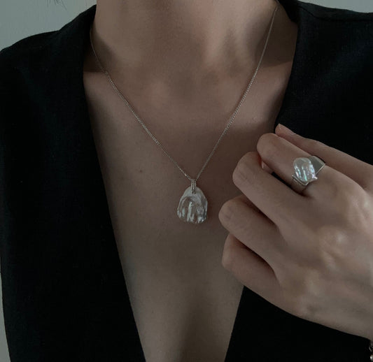 Laevie Flora Petal Pearl Pendant Necklace